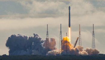 Launch and landing of SpaceX's third rocket in 36 hours