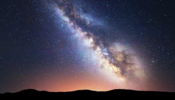 Milky Way's center has been discovered to contain the building blocks of life