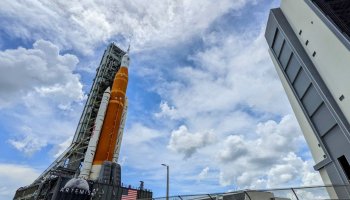 Spacecraft returns to Kennedy Space Center's Vehicle Assembly Building after launching the Artemis I mission
