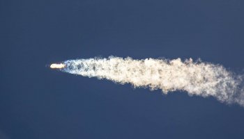 The afternoon launch from California of more Starlink satellites is carried out by SpaceX